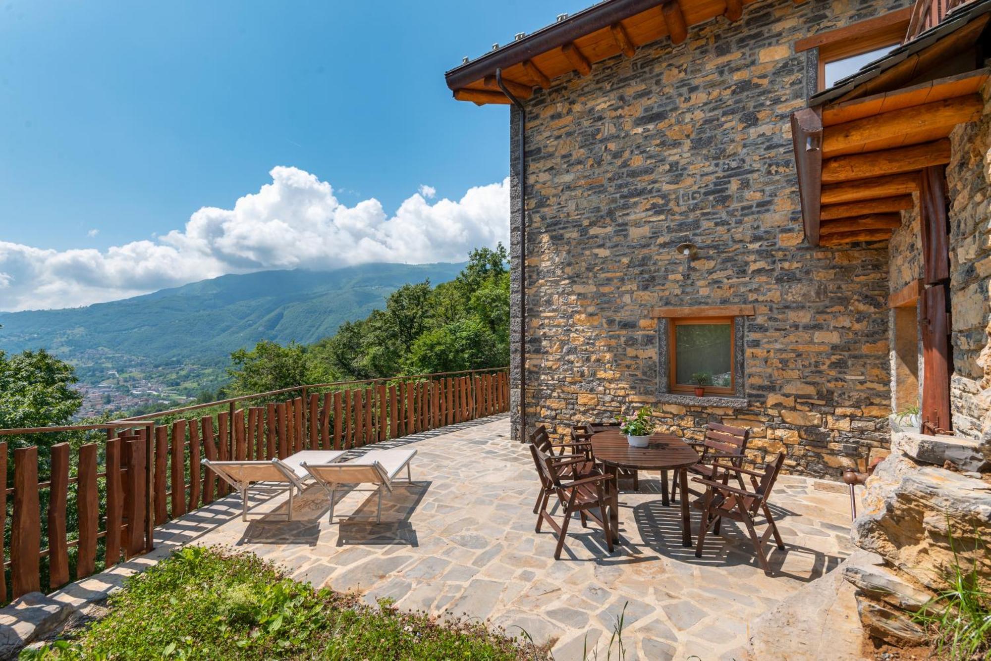 La Torre Del Manghen: Agri-Alloggio Indipendente Rota d'Imagna Exterior photo