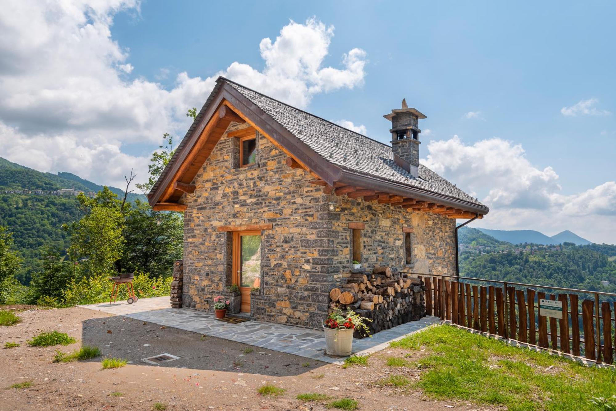 La Torre Del Manghen: Agri-Alloggio Indipendente Rota d'Imagna Exterior photo